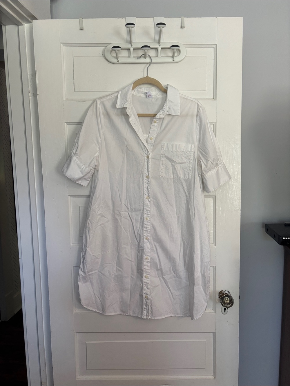 White Button-Front Men's Shirt - Classic Collared Shirt